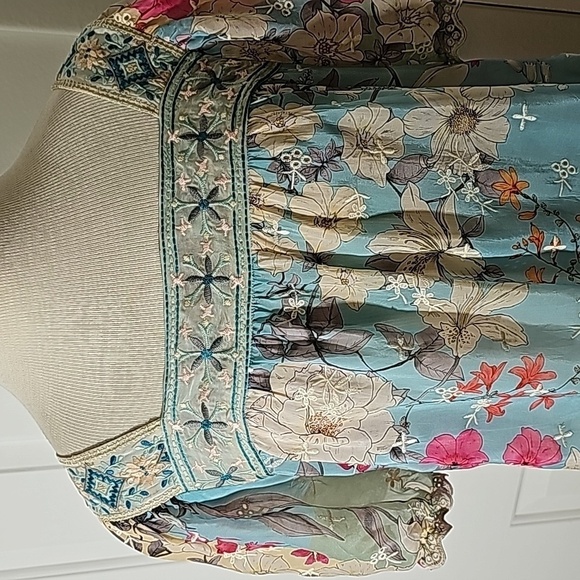 JOHNNY WAS, Women‎ top, NWT. Size medium. Multiple colors. Loose fit. Fabulous - Picture 3 of 16